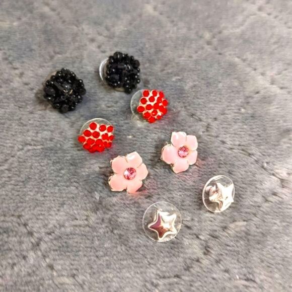 Vintage (4) Pair Bundle-Small Stud, Beaded, Rhinestone & Enamel Pierced Earrings - Picture 6 of 14